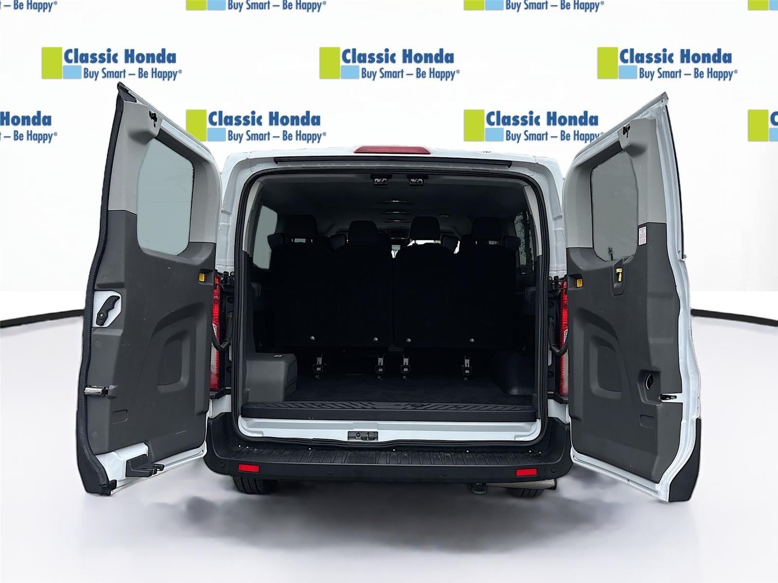 2024 Ford Transit Passenger Wagon XLT