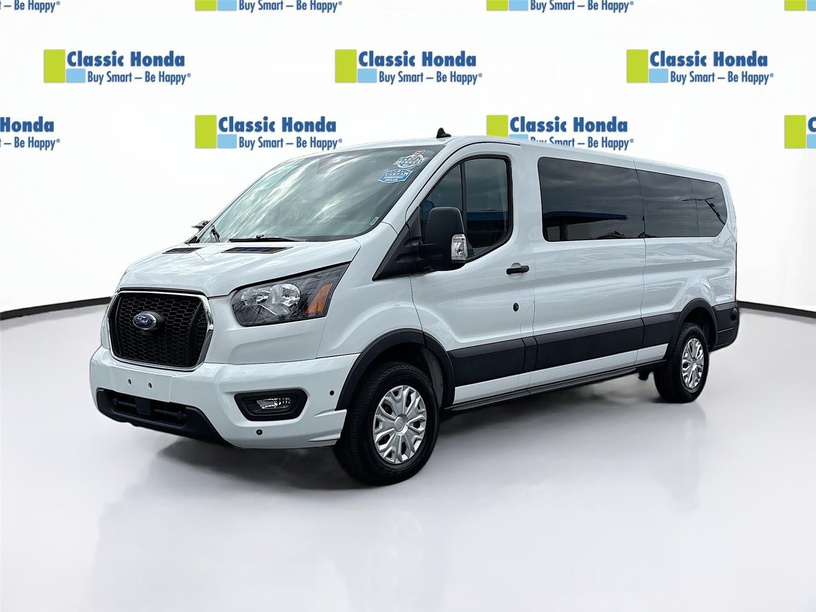 2024 Ford Transit Passenger Wagon XLT