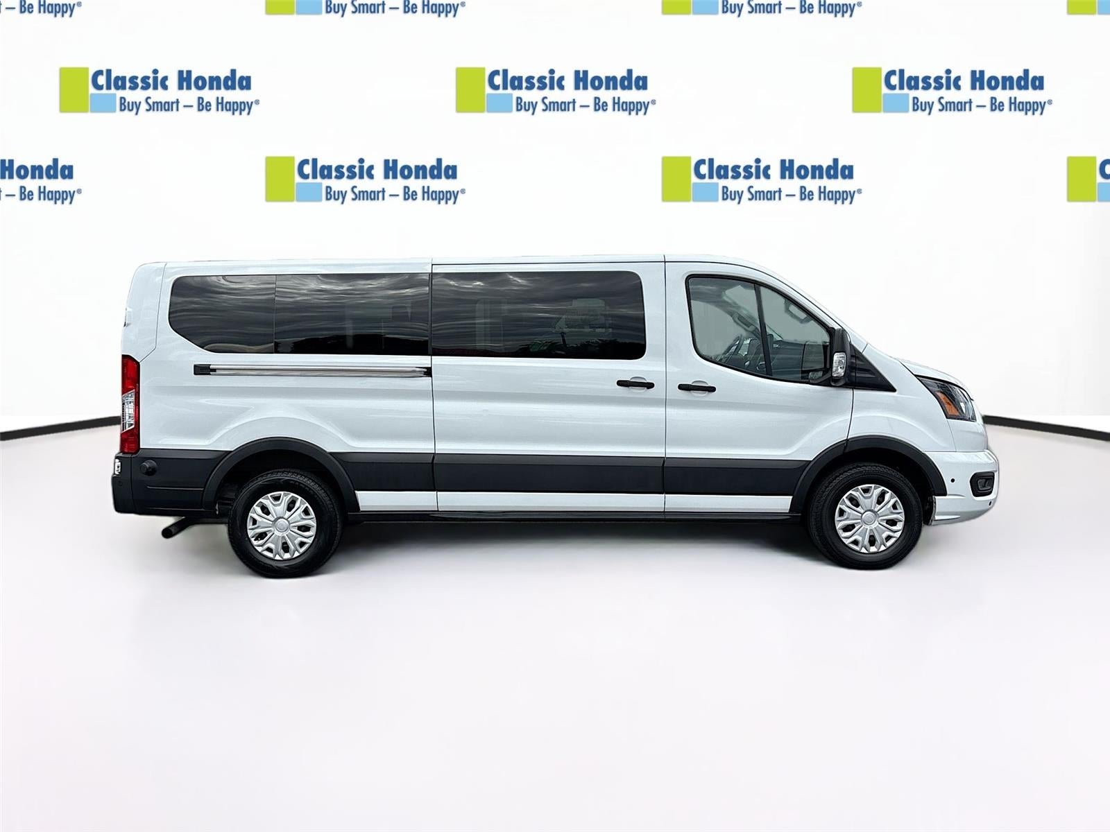 2024 Ford Transit Passenger Wagon XLT
