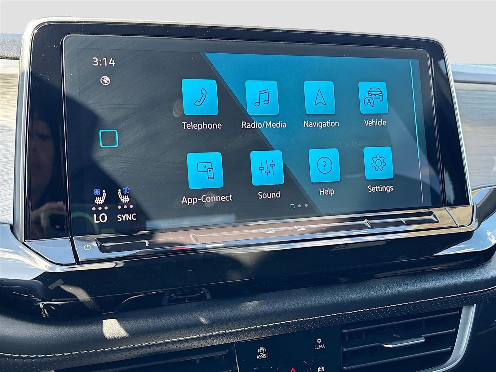 2025 Volkswagen Atlas Cross Sport 2.0T SE w/Technology