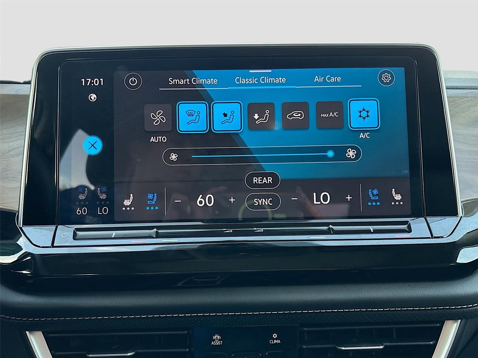 2025 Volkswagen Atlas 2.0T SE w/Technology