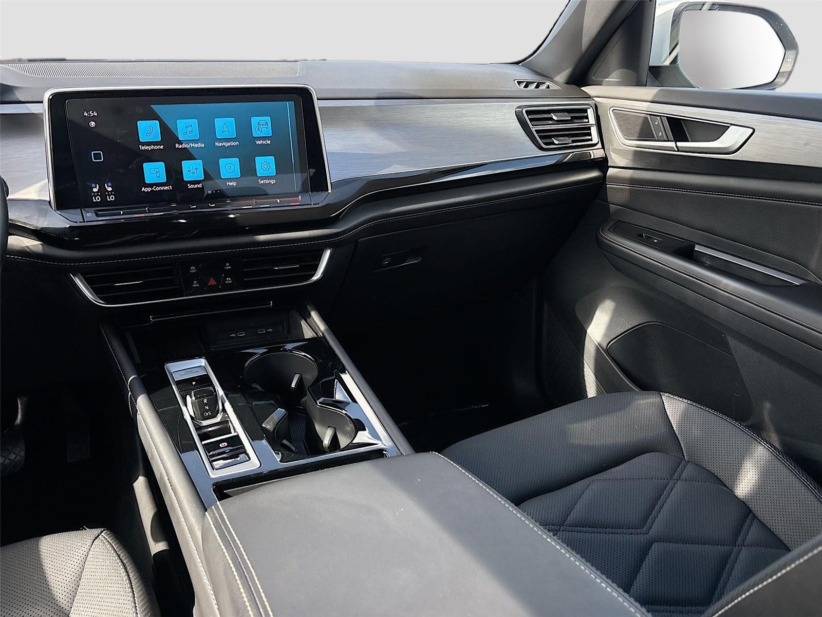 2025 Volkswagen Atlas Cross Sport 2.0T SE w/Technology