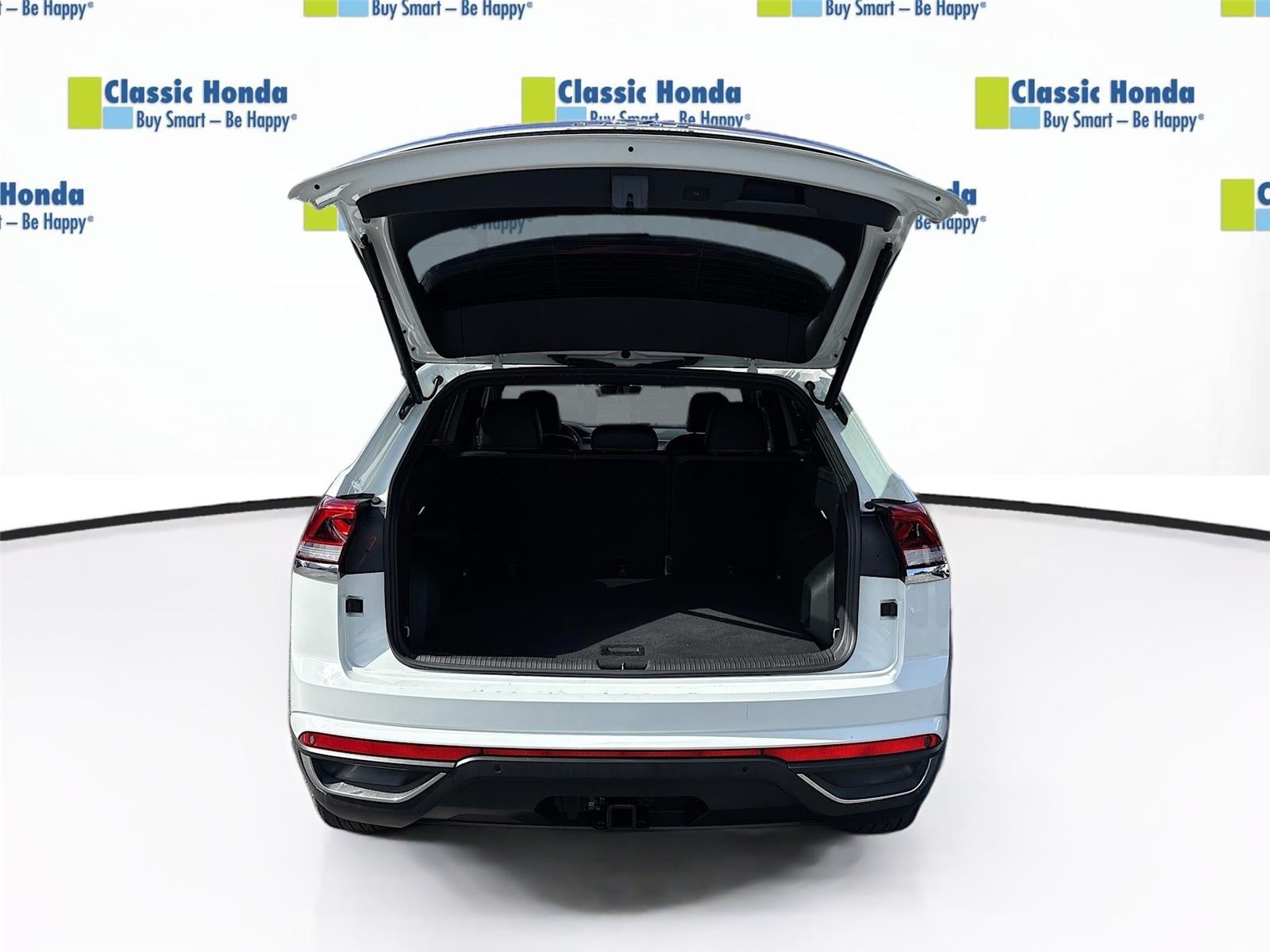 2025 Volkswagen Atlas Cross Sport 2.0T SE w/Technology