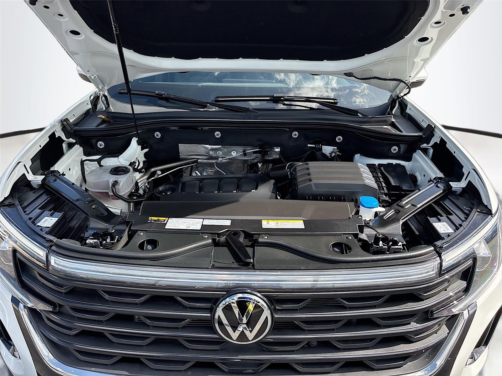 2025 Volkswagen Atlas Cross Sport 2.0T SE w/Technology