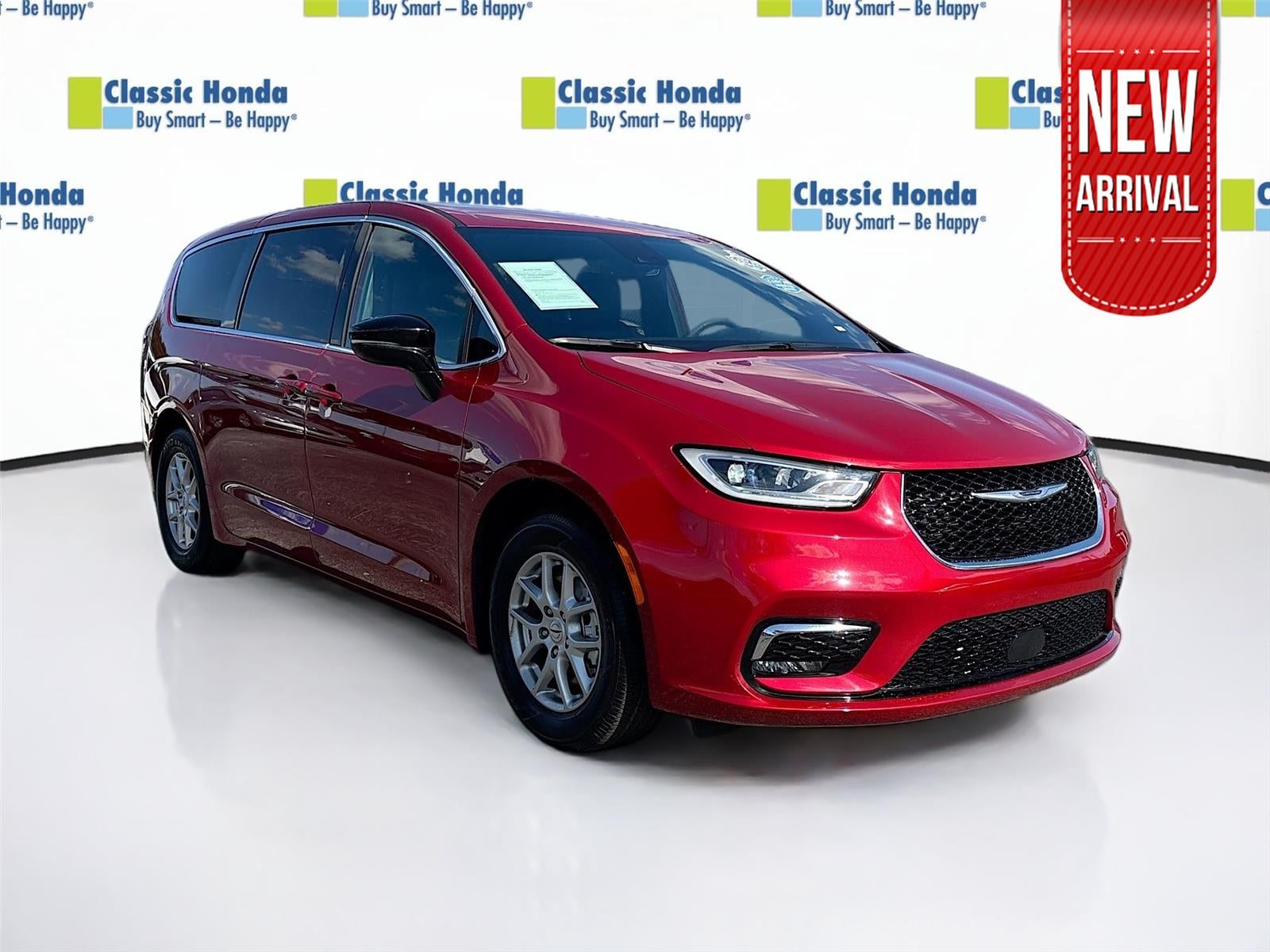 2025 Chrysler Pacifica Select