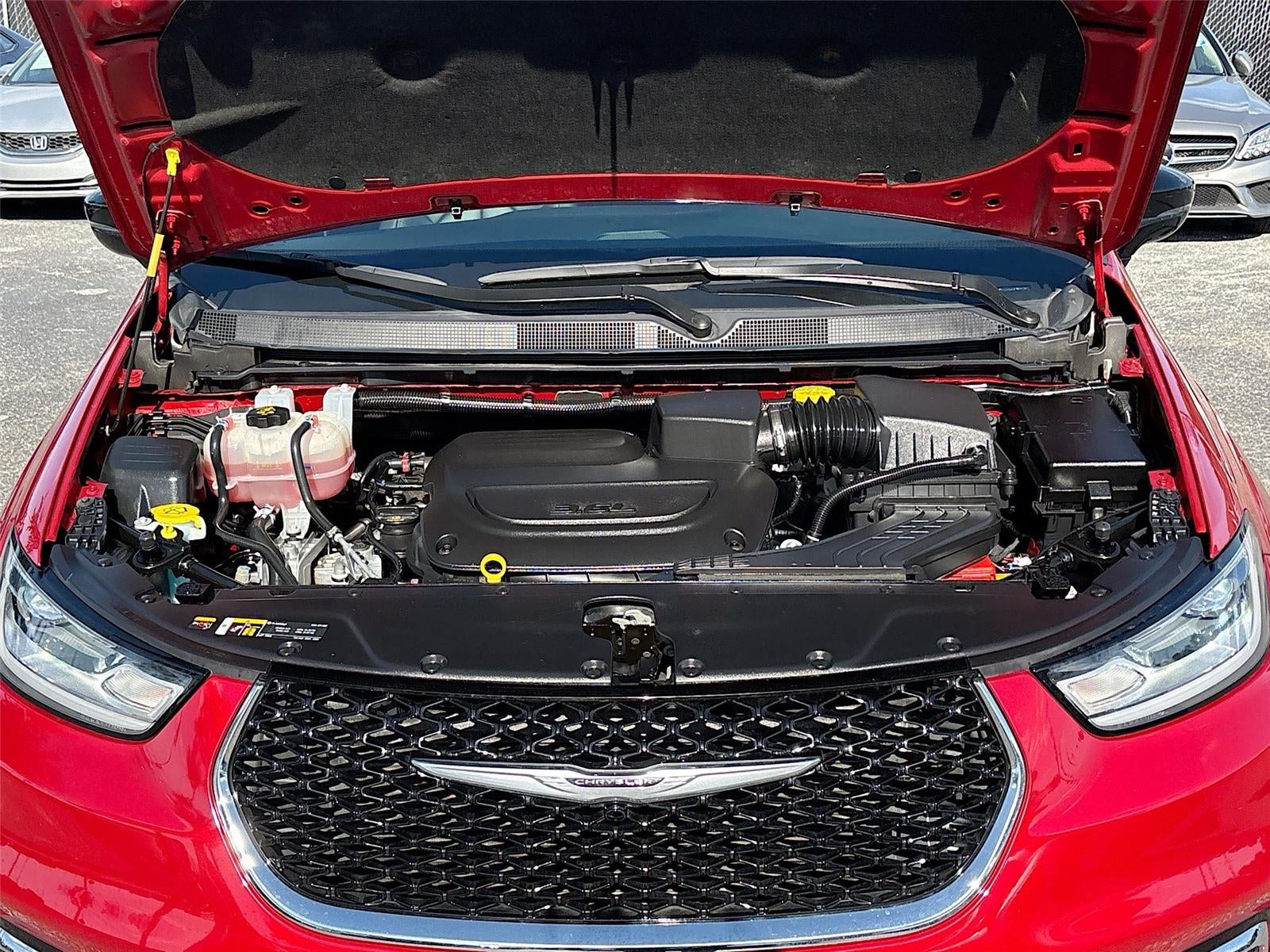 2025 Chrysler Pacifica Select