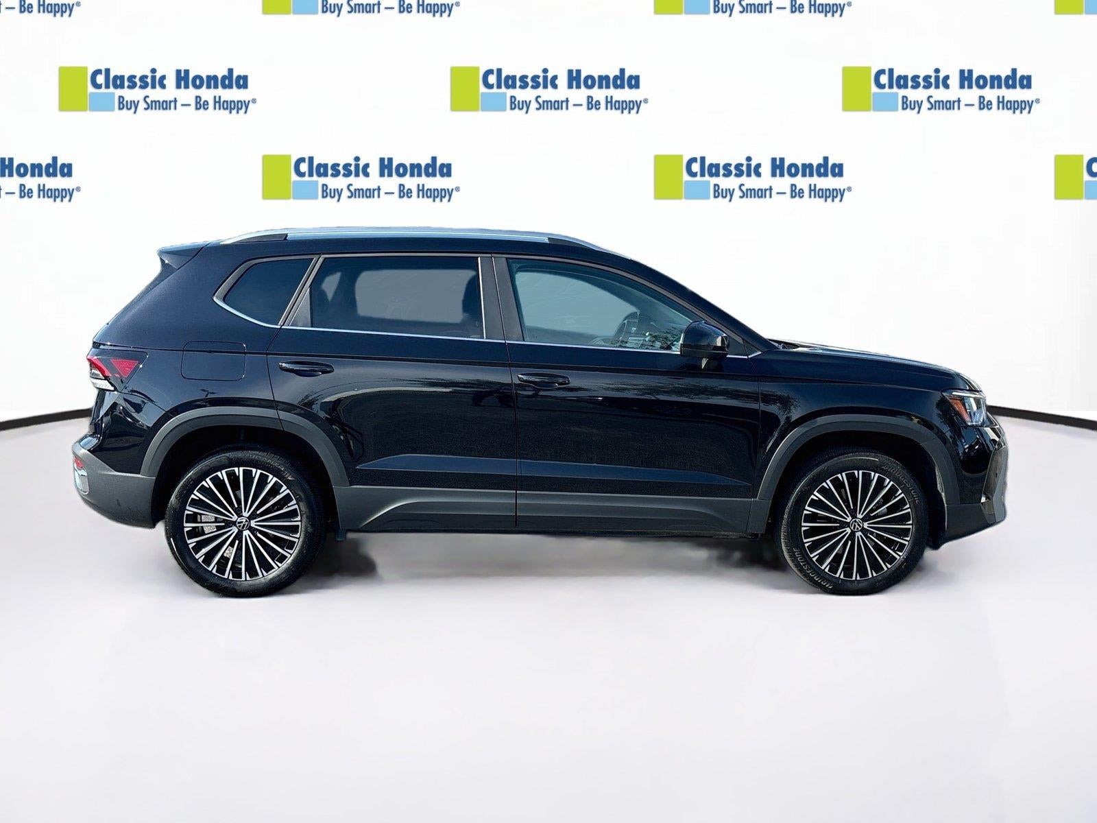 2026 Volkswagen Taos SE
