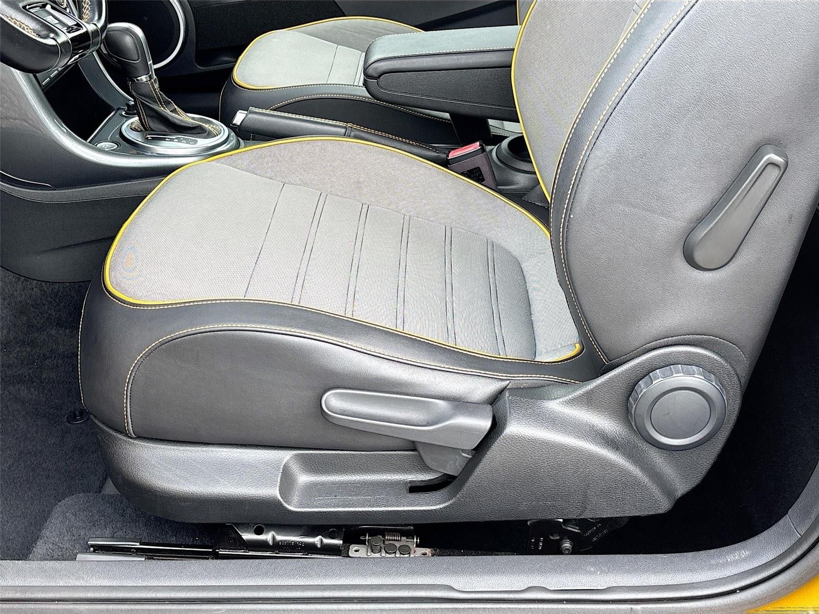 2017 Volkswagen Beetle 1.8T Dune