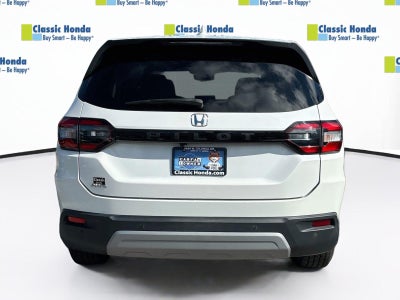 2023 Honda Pilot EX-L w/Rear Captain's Chairs