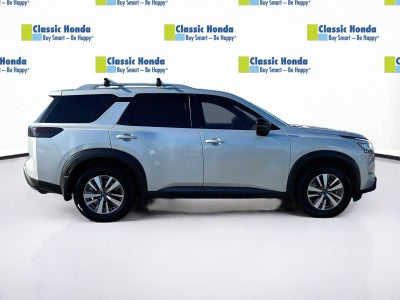 2022 Nissan Pathfinder SL