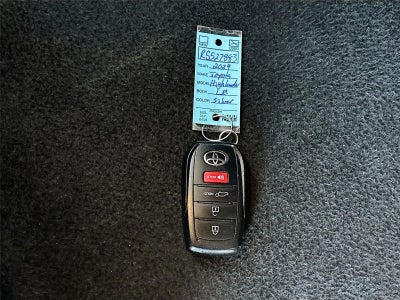 2024 Toyota Highlander LE