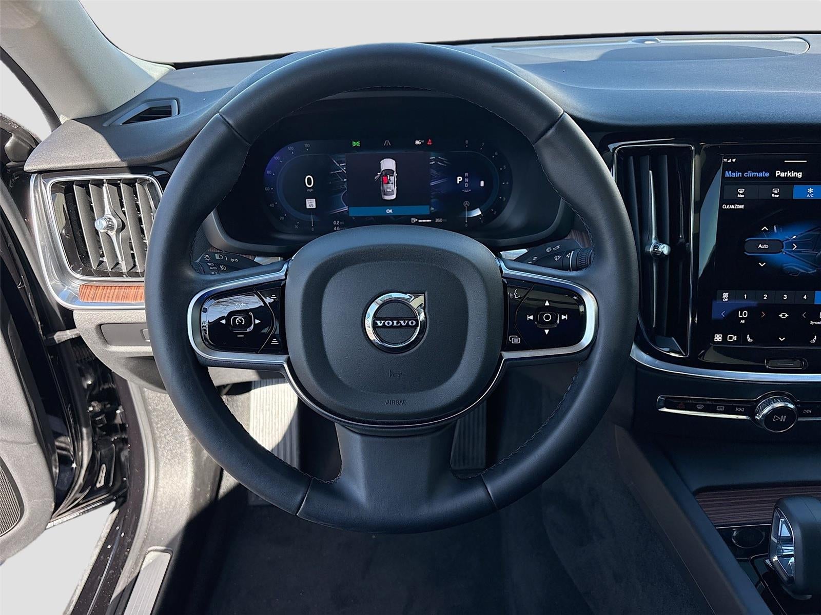 2024 Volvo S60 Plus Dark Theme