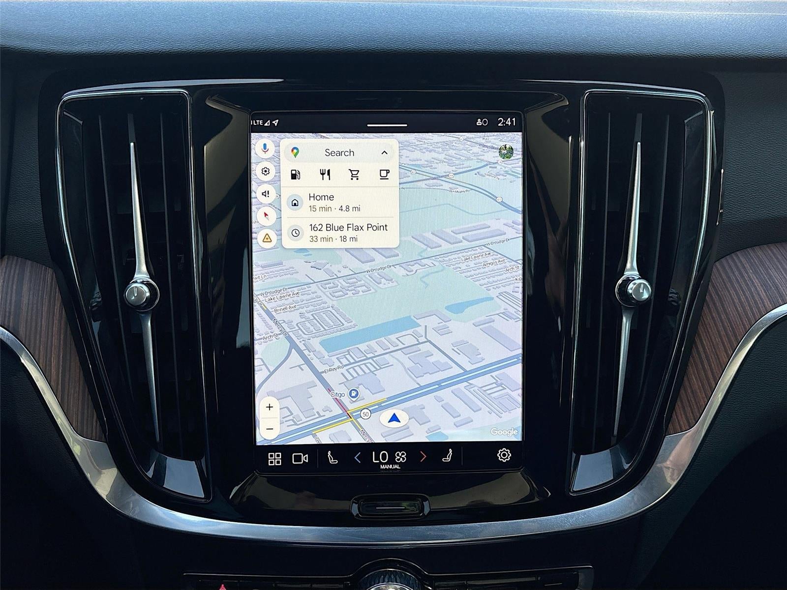 2024 Volvo S60 Plus Dark Theme