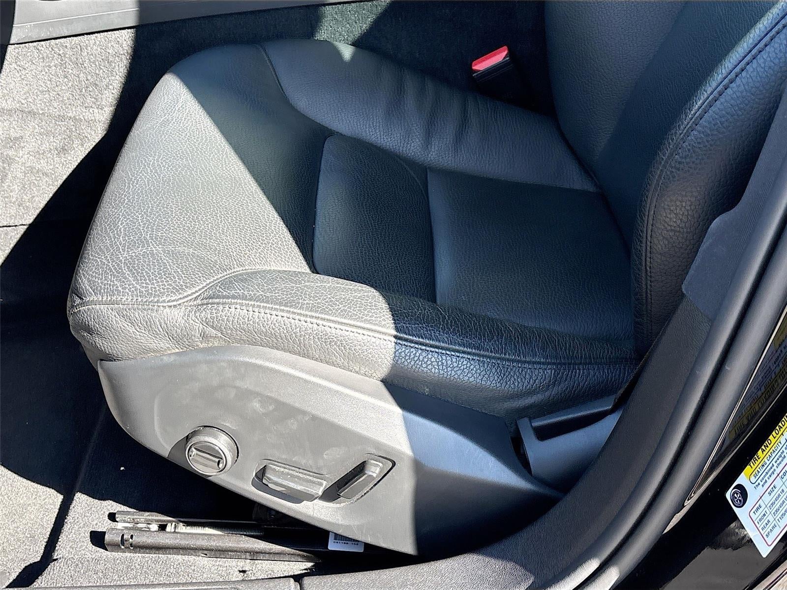 2024 Volvo S60 Plus Dark Theme