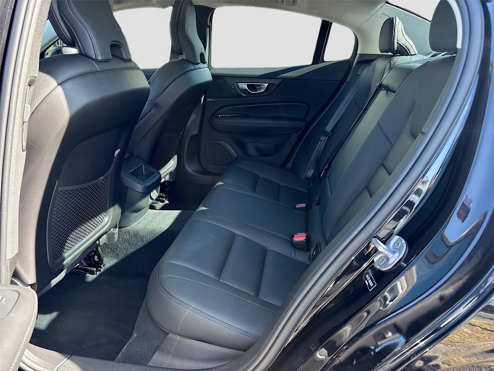 2024 Volvo S60 Plus Dark Theme