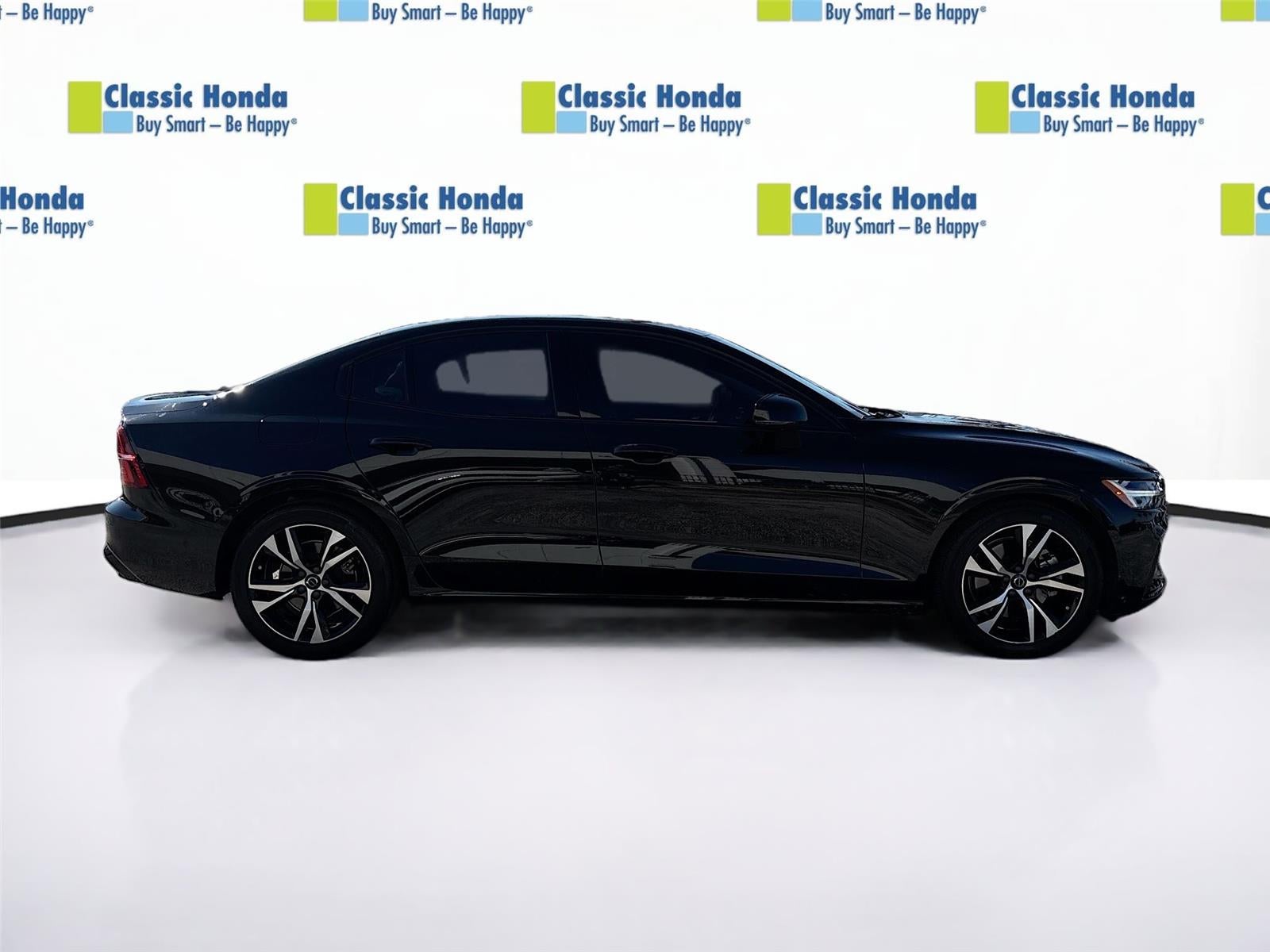 2024 Volvo S60 Plus Dark Theme