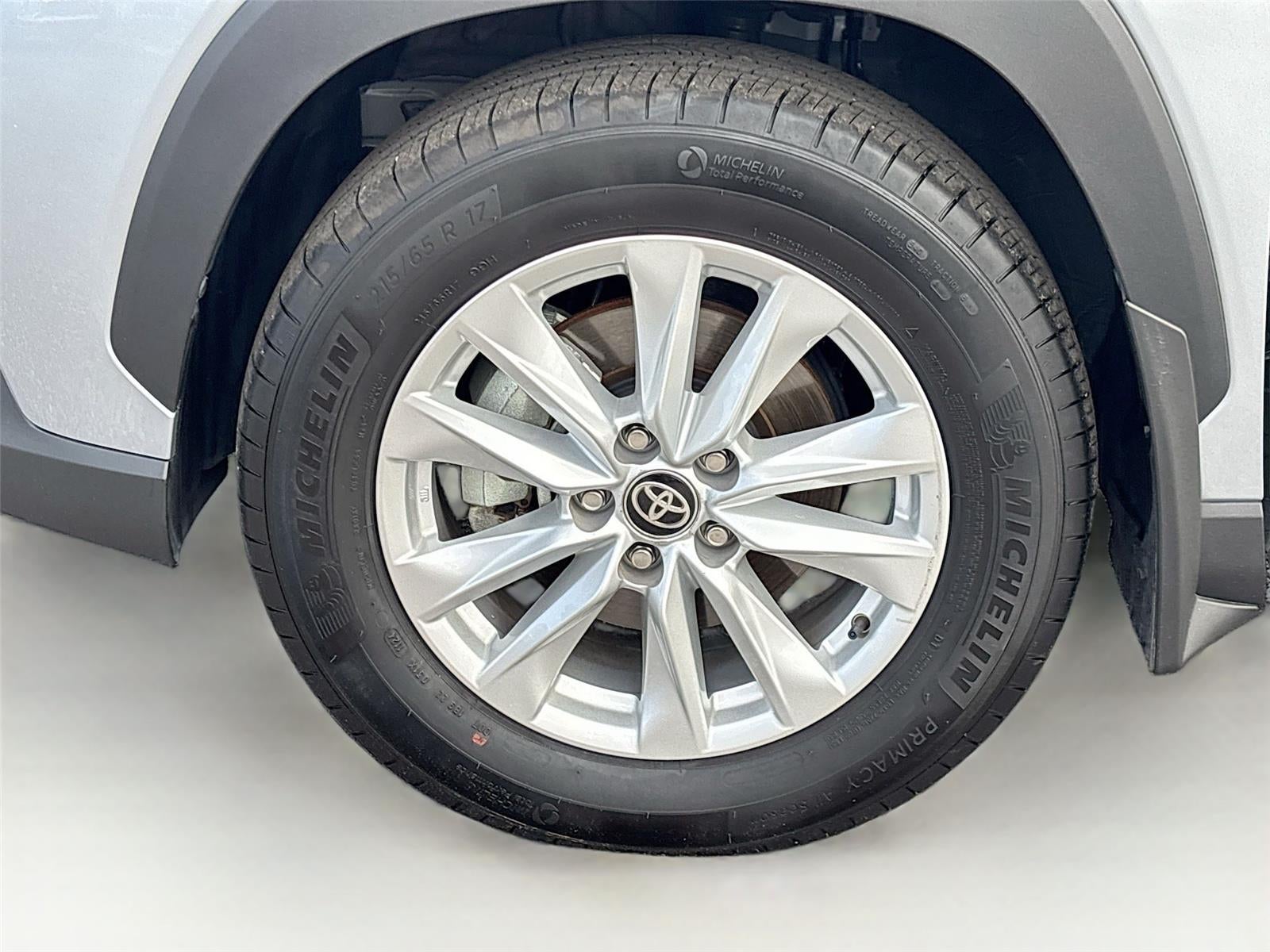 2024 Toyota Corolla Cross LE