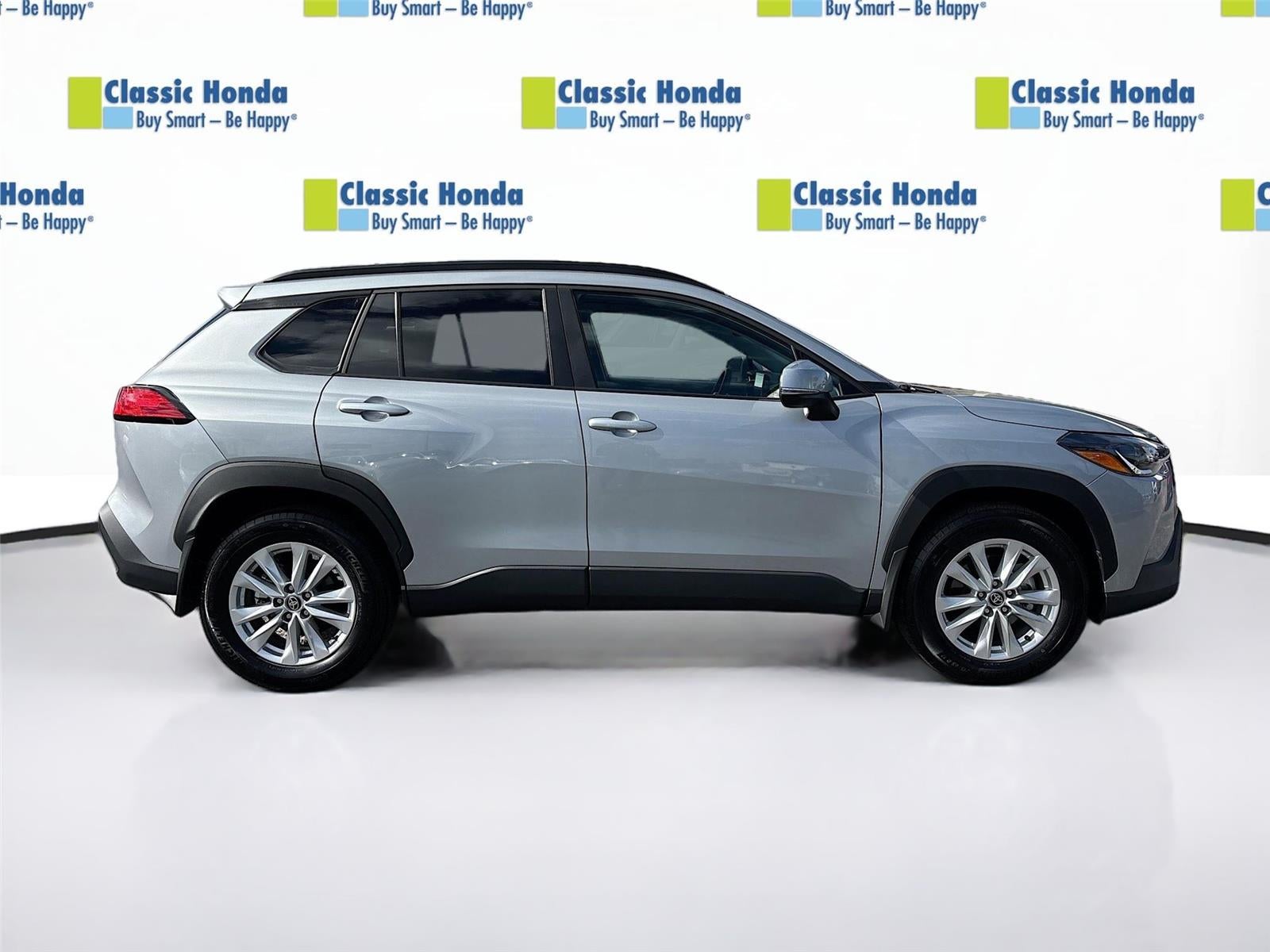 2024 Toyota Corolla Cross LE