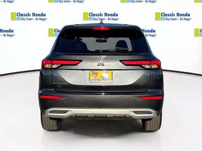 2024 Mitsubishi Outlander SE