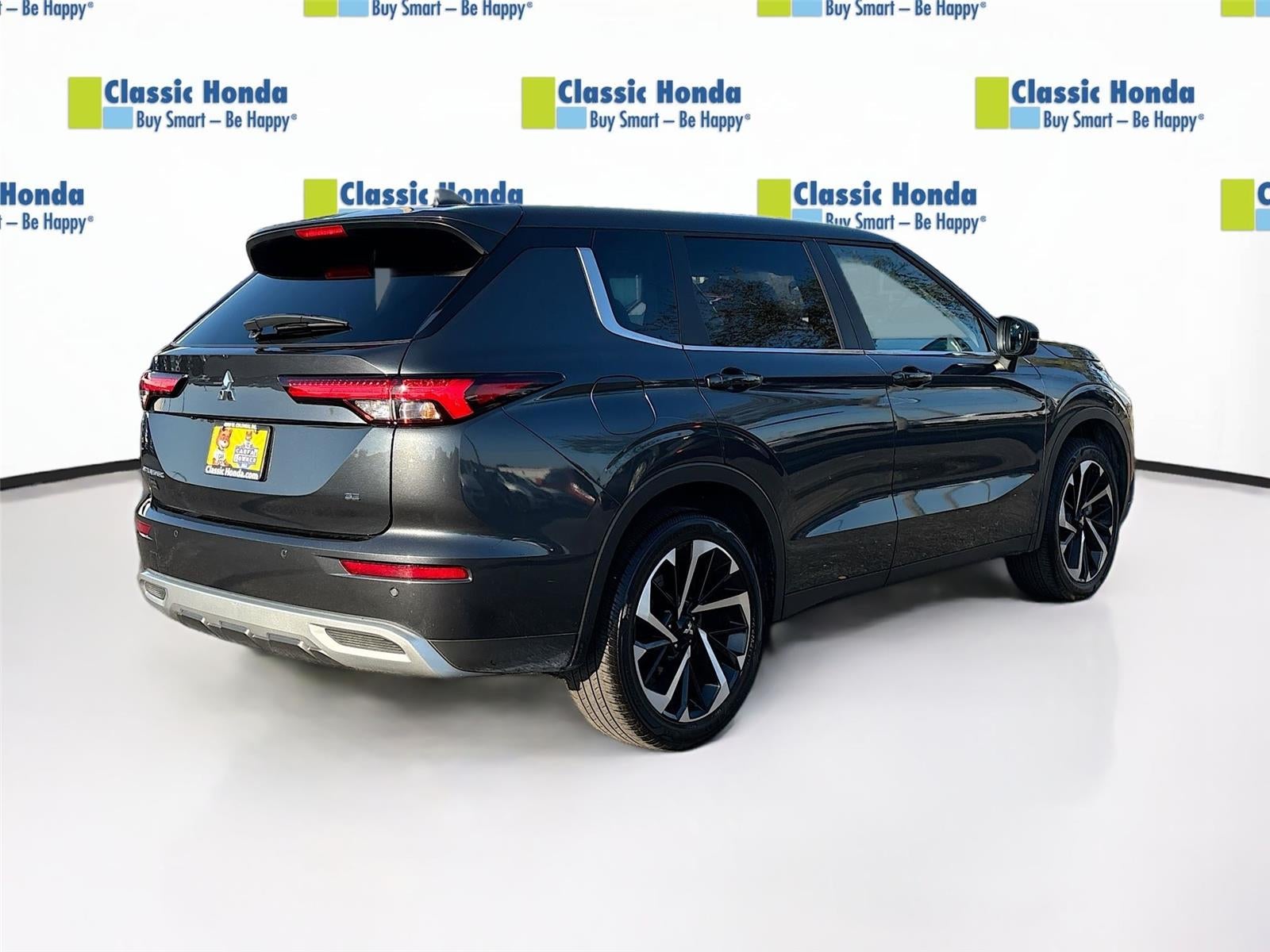 2024 Mitsubishi Outlander SE