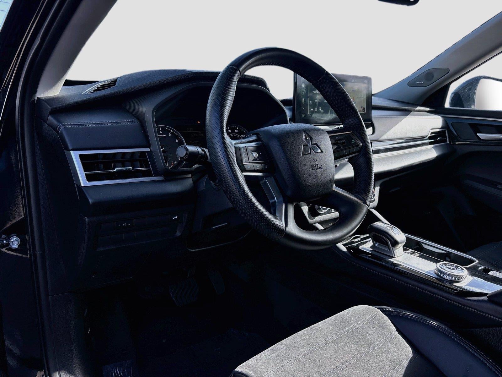 2025 Mitsubishi Outlander SE - Photo 10