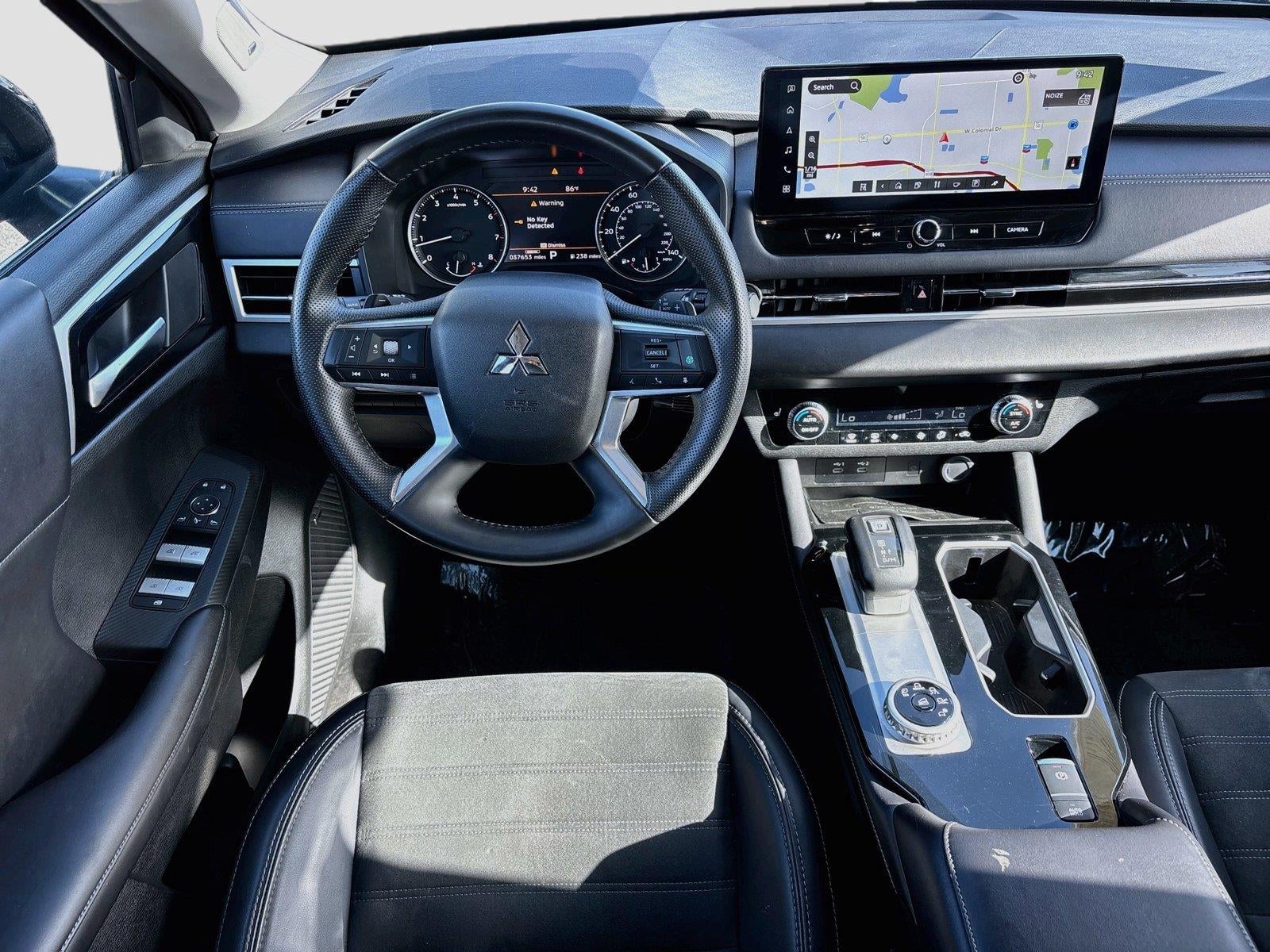 2025 Mitsubishi Outlander SE - Photo 27