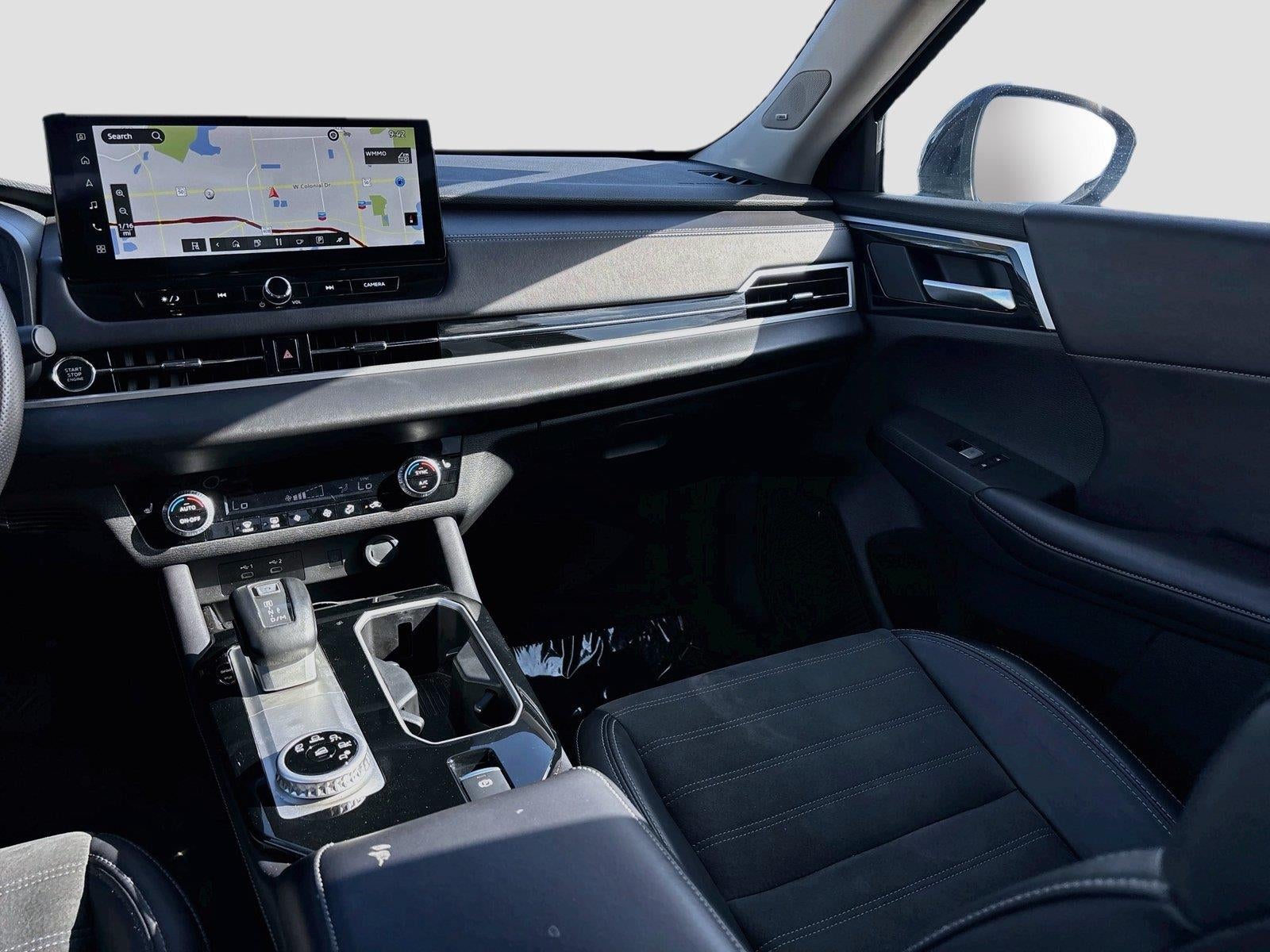 2025 Mitsubishi Outlander SE - Photo 28