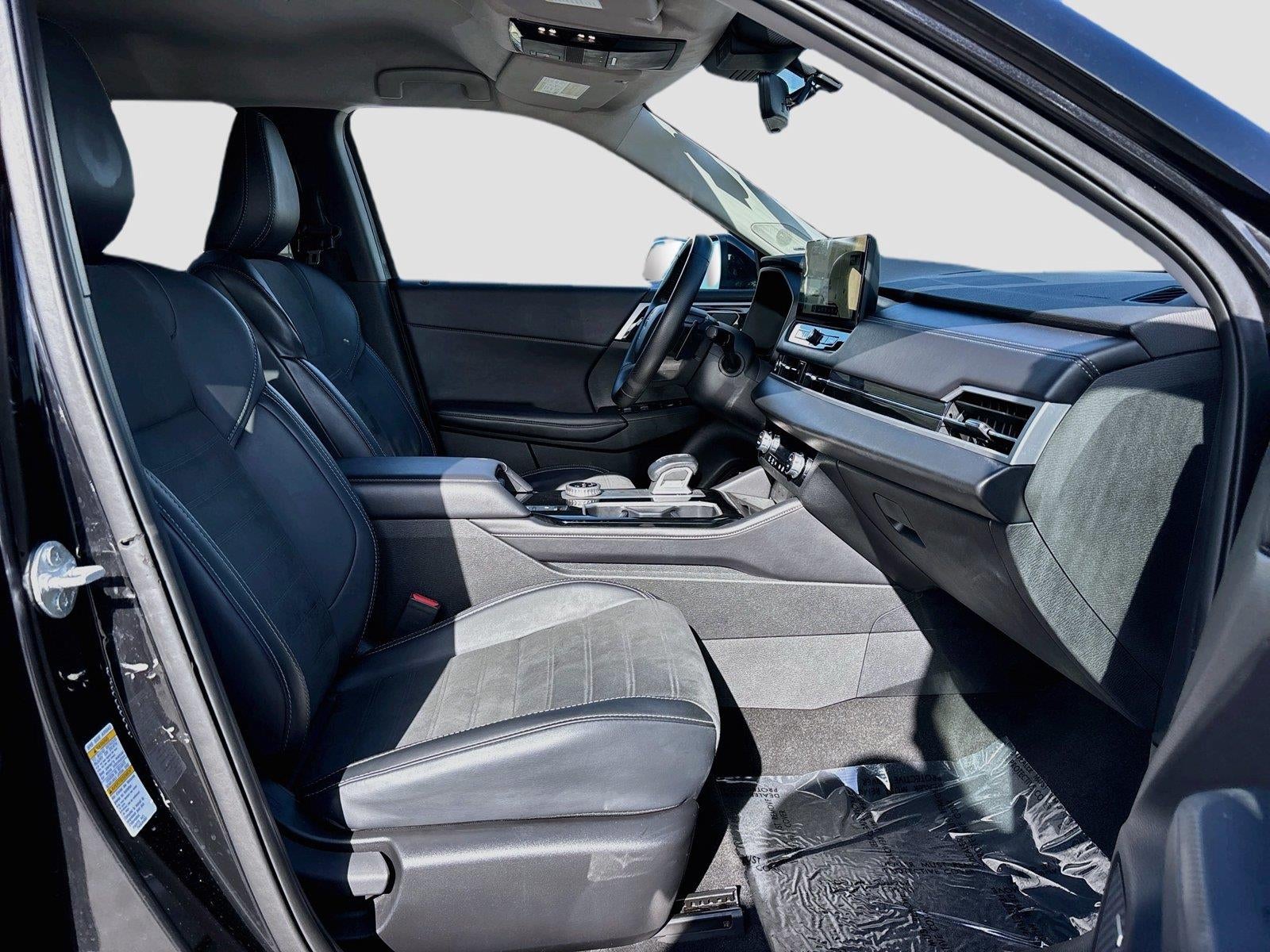 2025 Mitsubishi Outlander SE - Photo 34