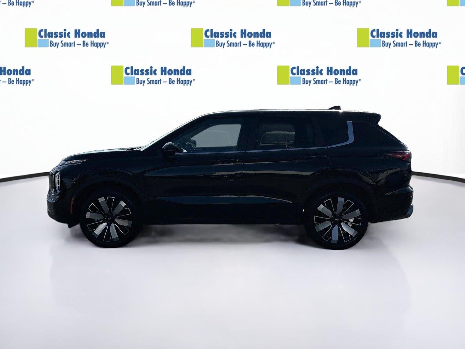 2025 Mitsubishi Outlander SE - Photo 4