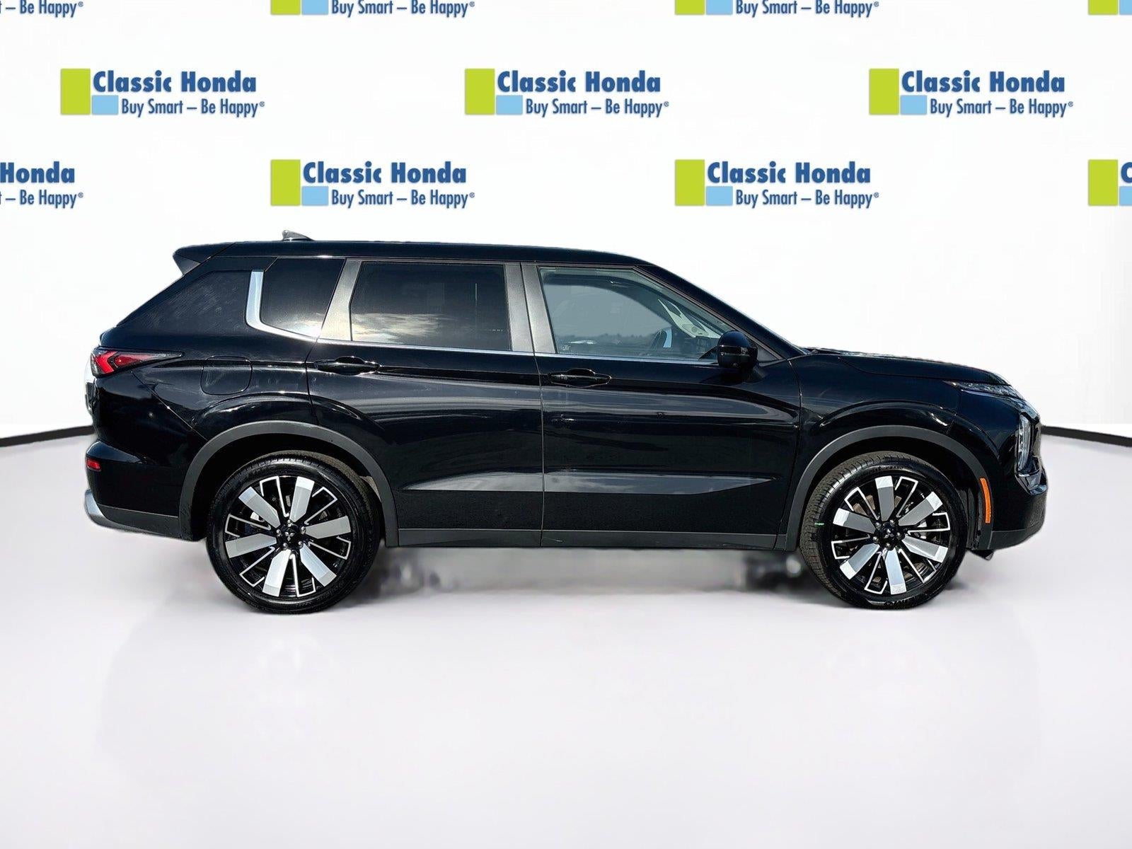 2025 Mitsubishi Outlander SE - Photo 9