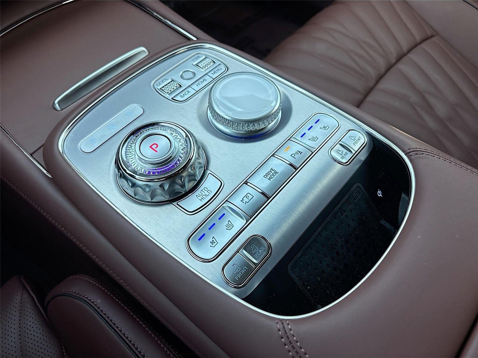 2025 Genesis G90 e-SC