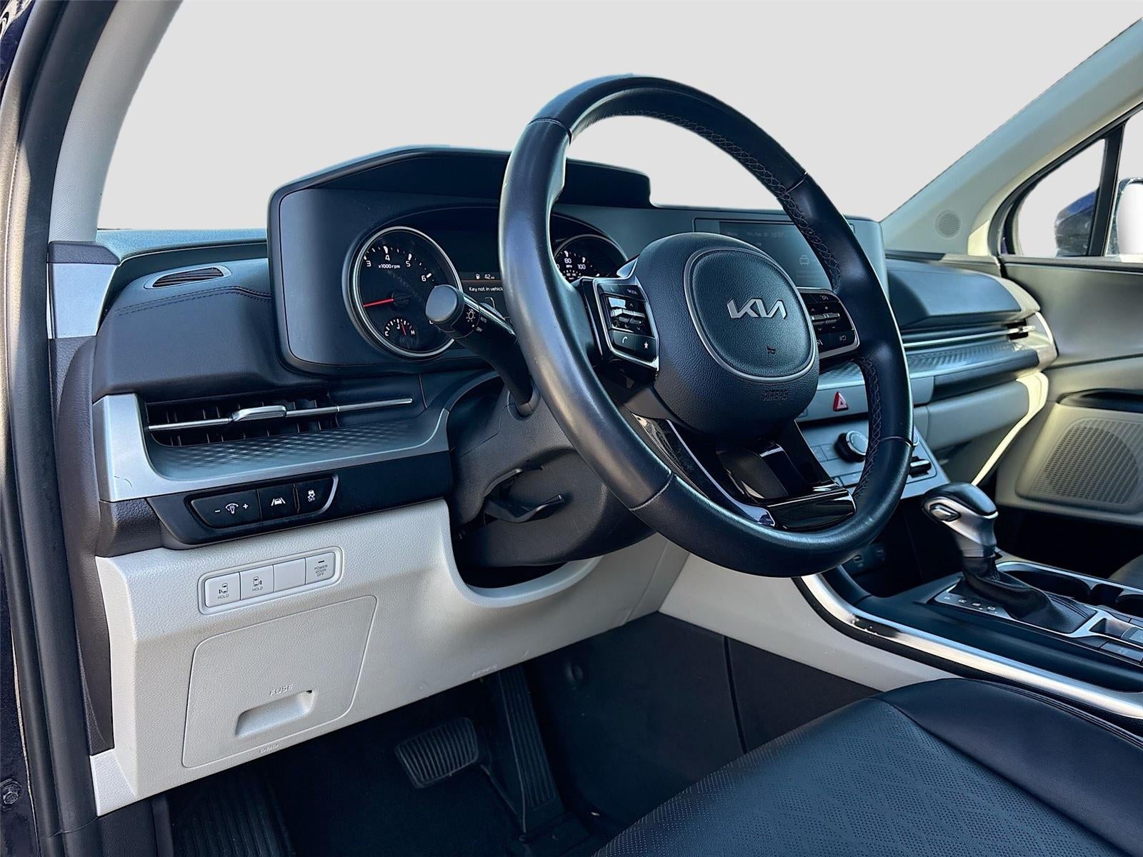 2024 Kia Carnival LX