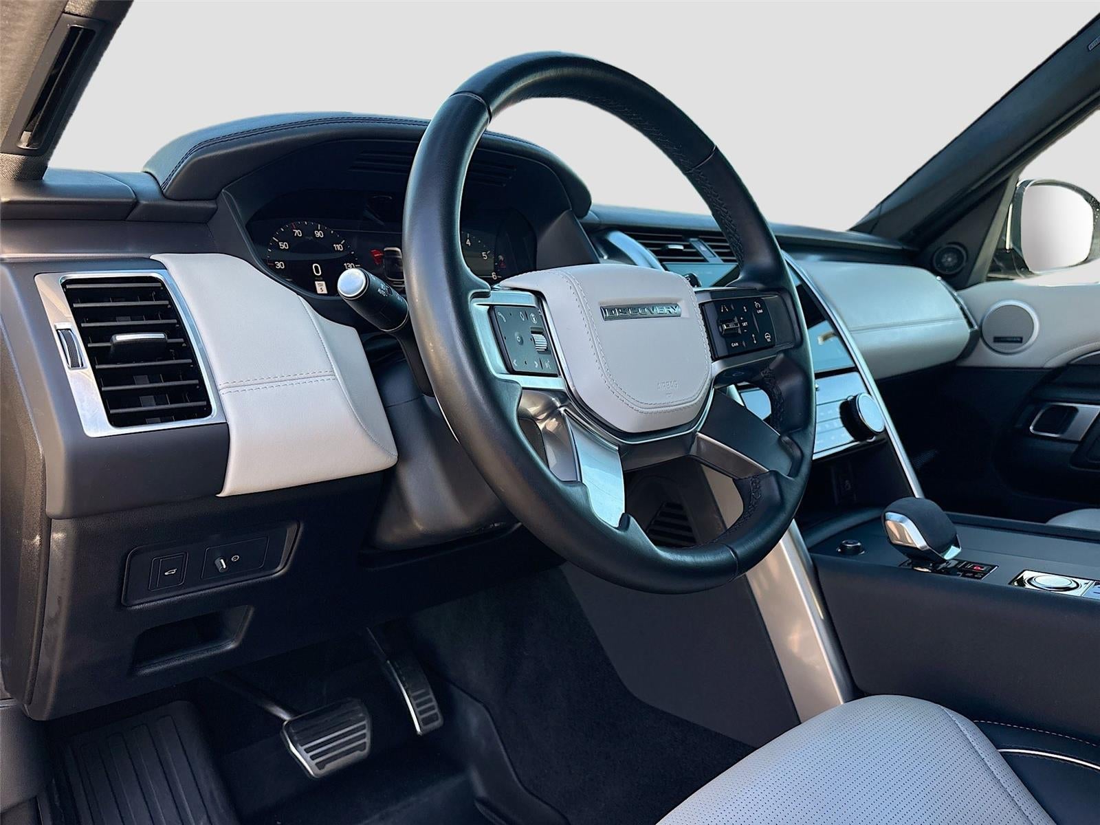 2024 Land Rover Discovery Metropolitan Edition