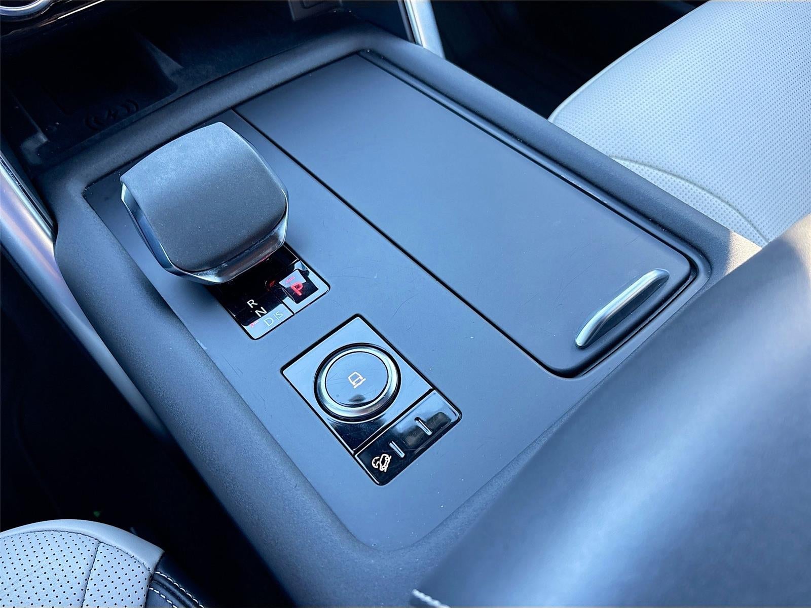 2024 Land Rover Discovery Metropolitan Edition