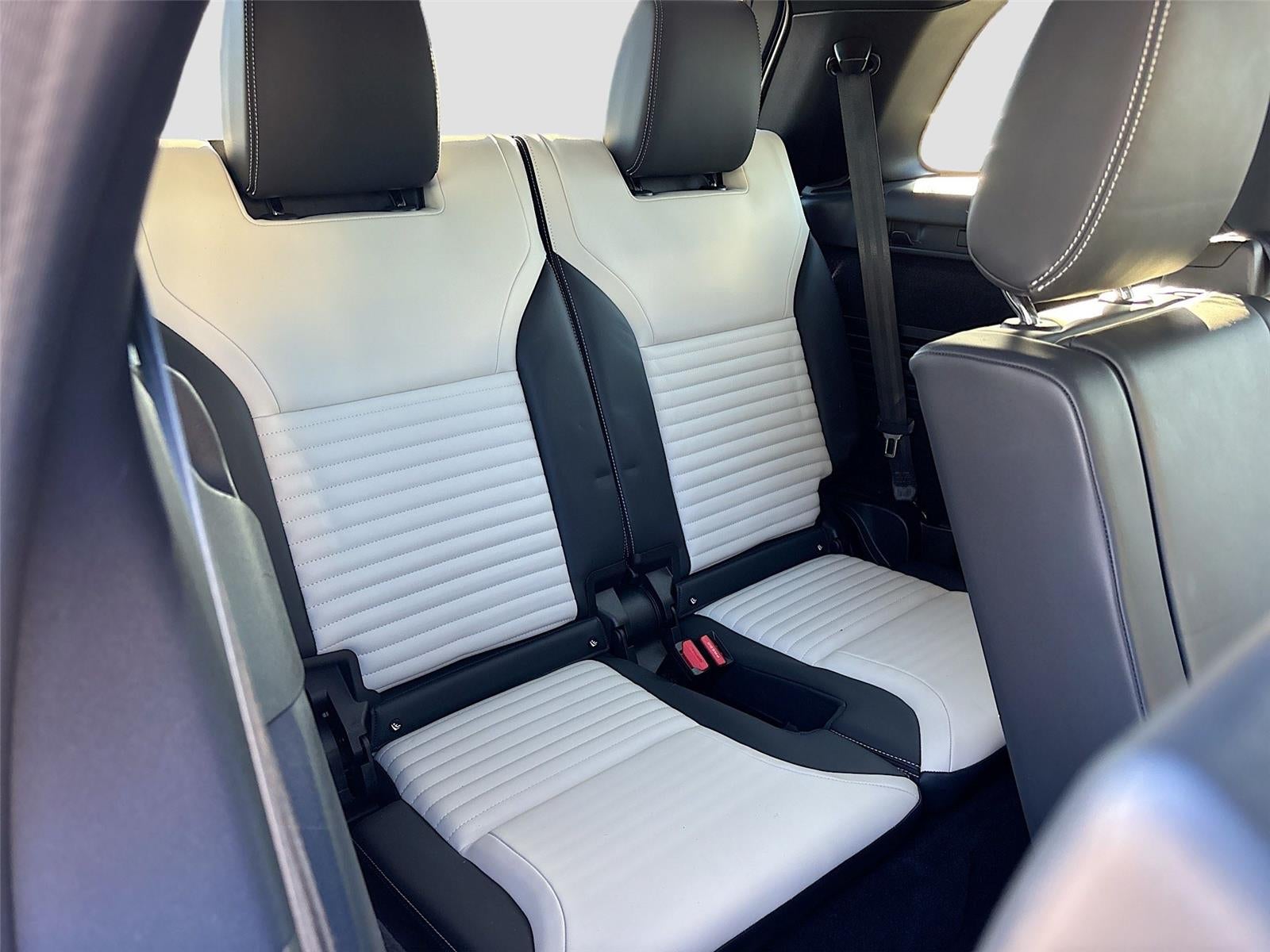 2024 Land Rover Discovery Metropolitan Edition