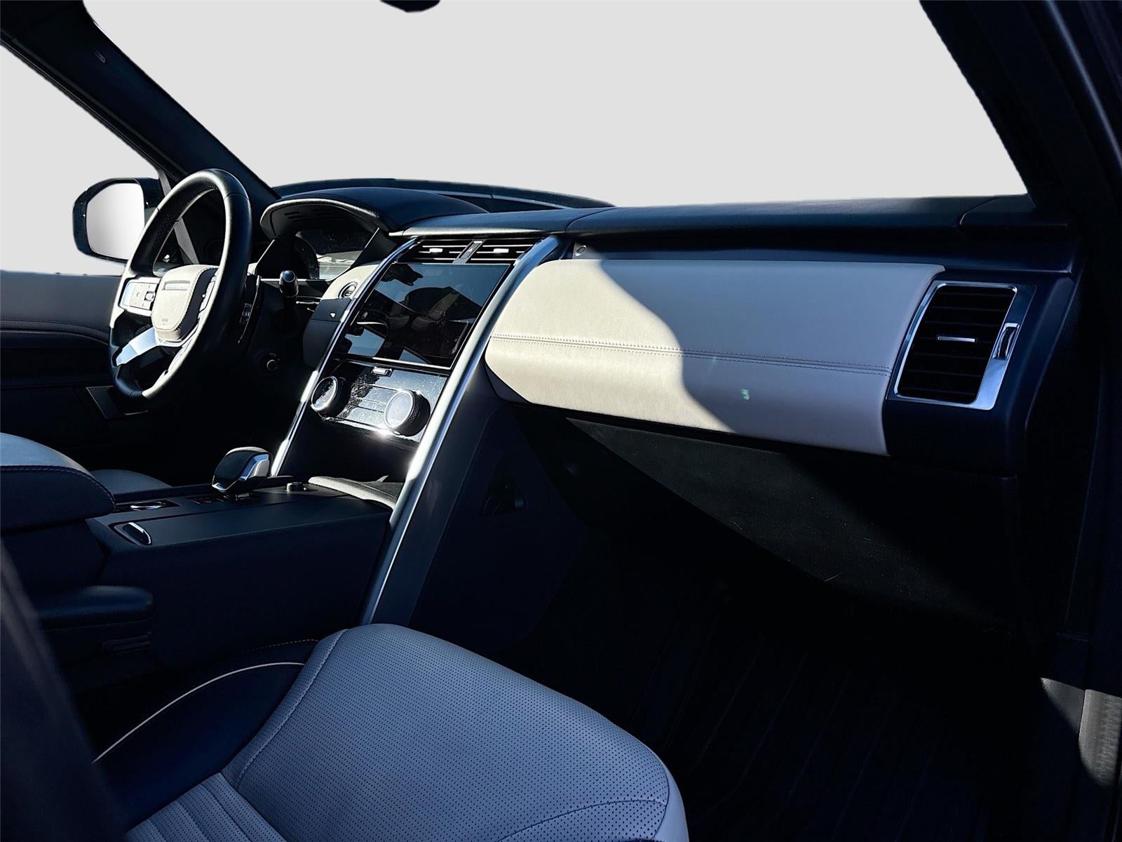 2024 Land Rover Discovery Metropolitan Edition