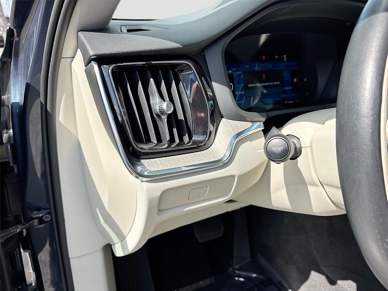 2025 Volvo V60 Cross Country Plus