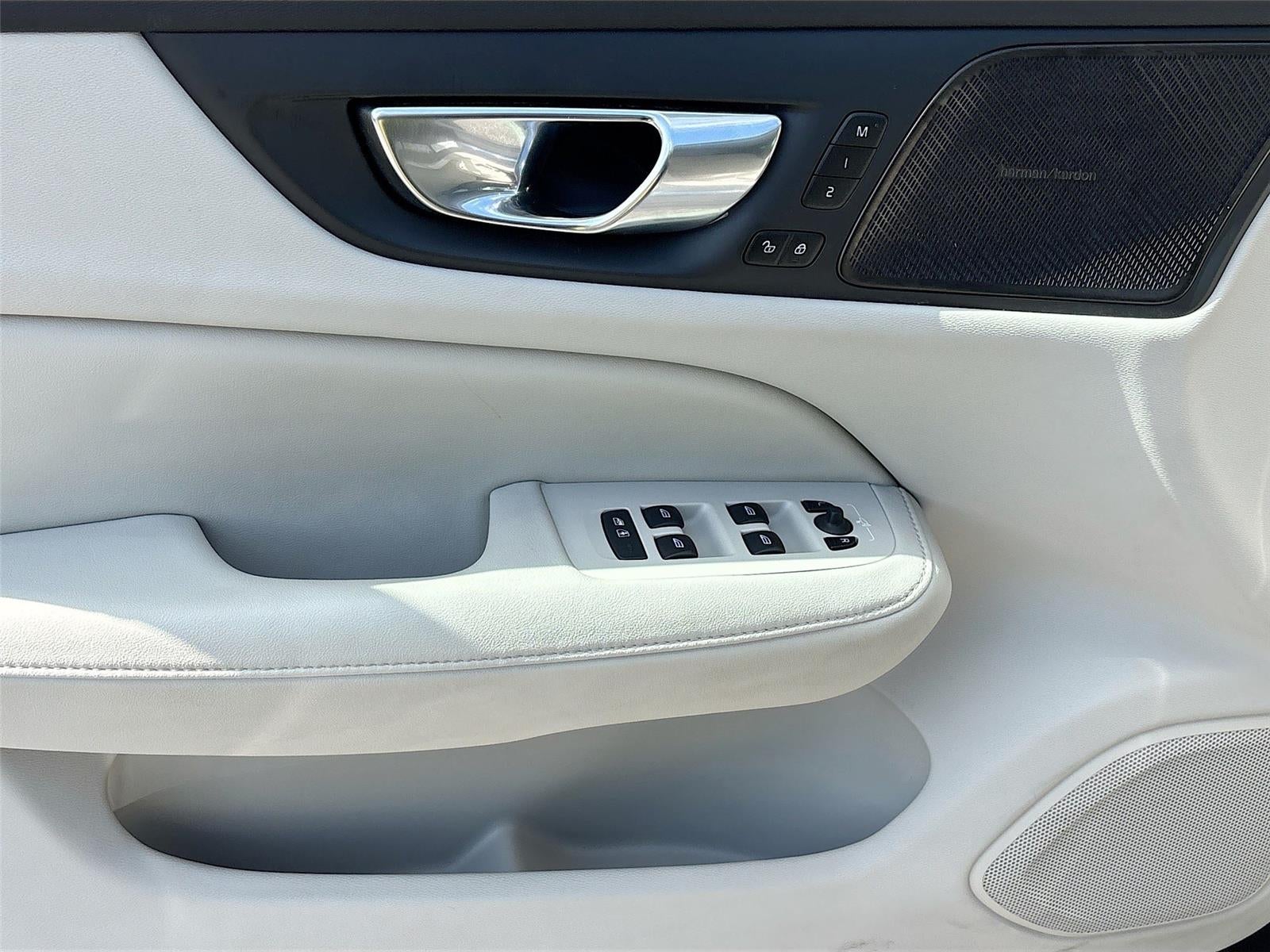 2025 Volvo V60 Cross Country Plus