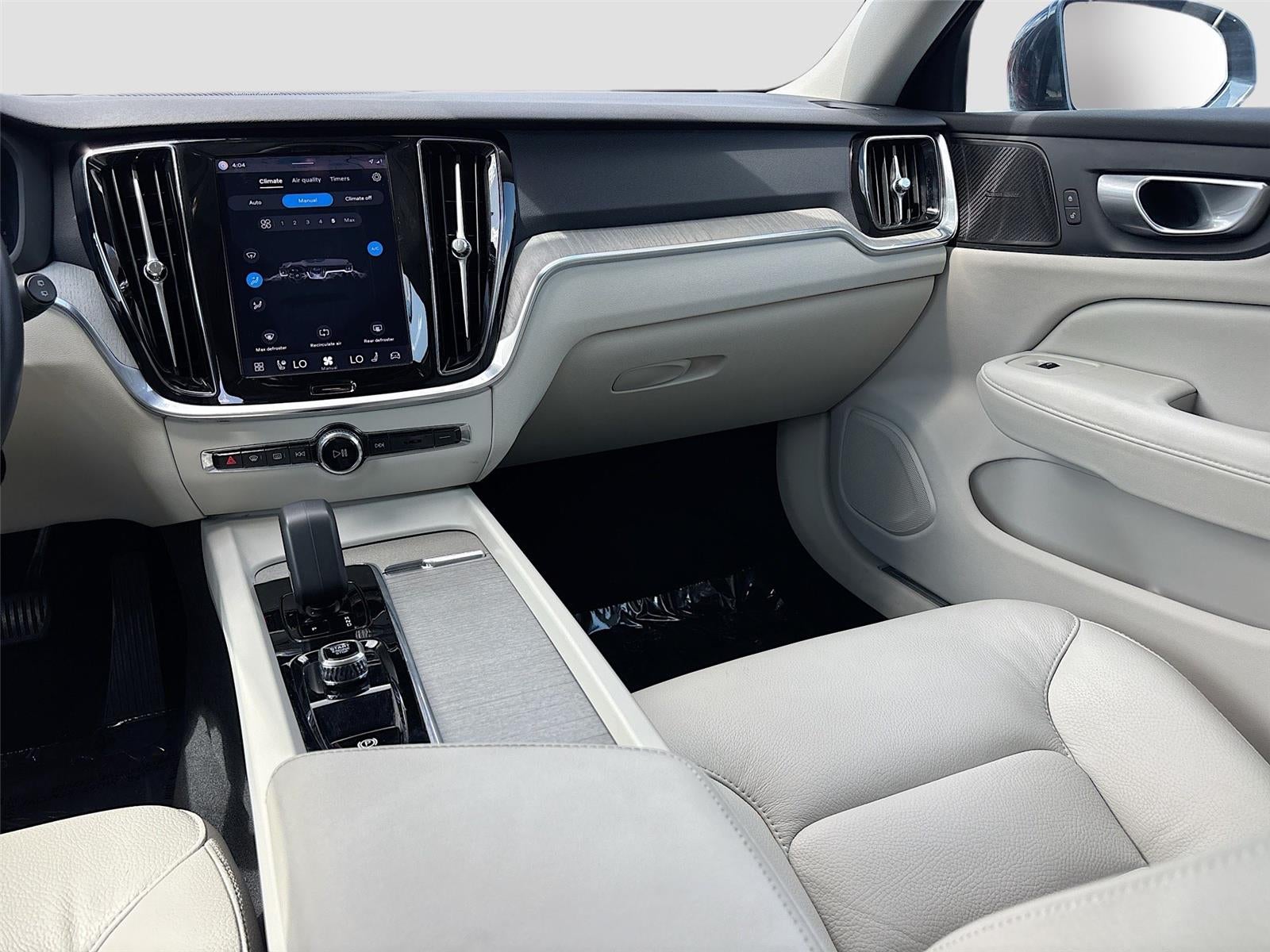 2025 Volvo V60 Cross Country Plus