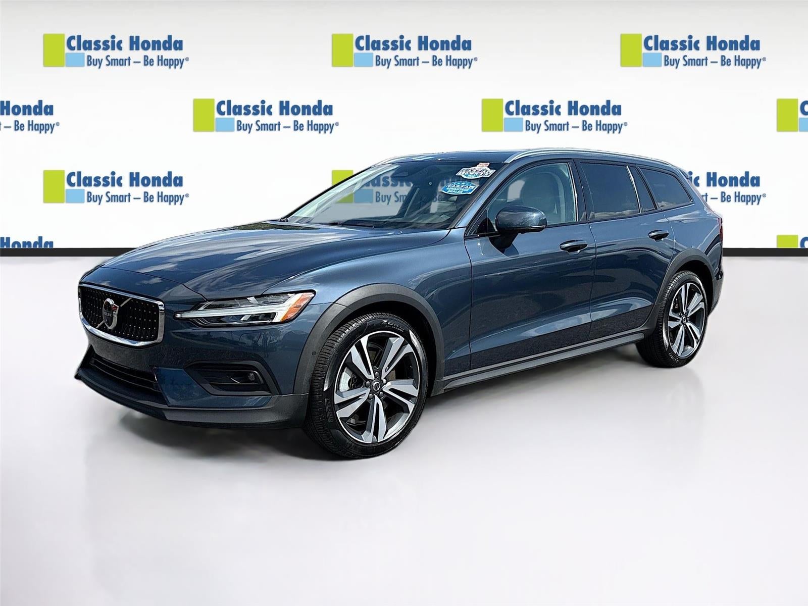 2025 Volvo V60 Cross Country Plus