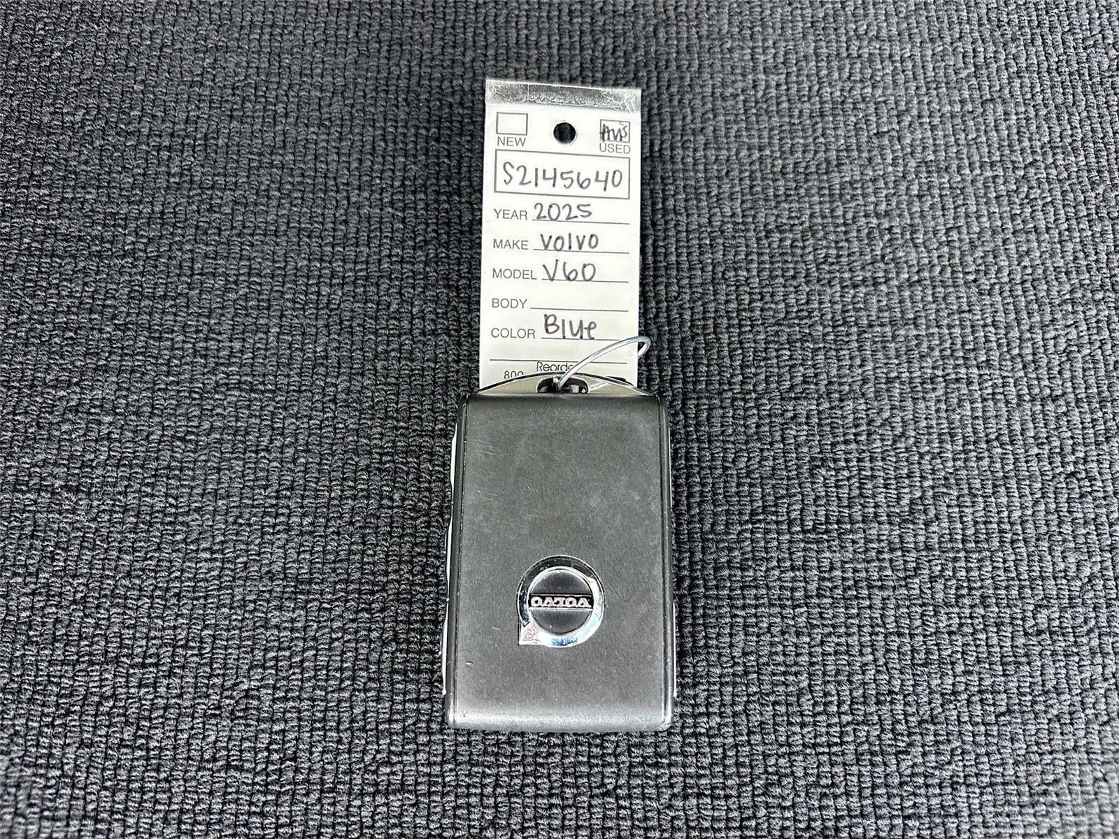 2025 Volvo V60 Cross Country Plus