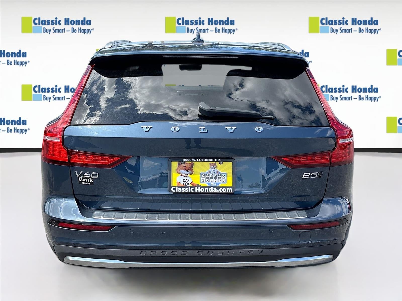 2025 Volvo V60 Cross Country Plus