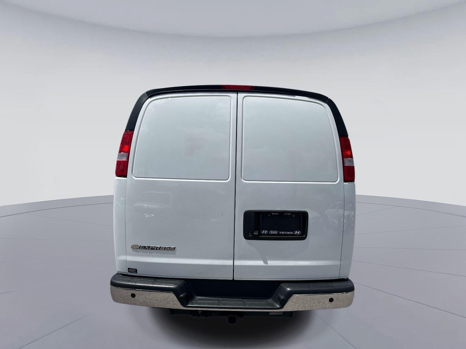 2022 Chevrolet Express Cargo Van RWD 2500 135"