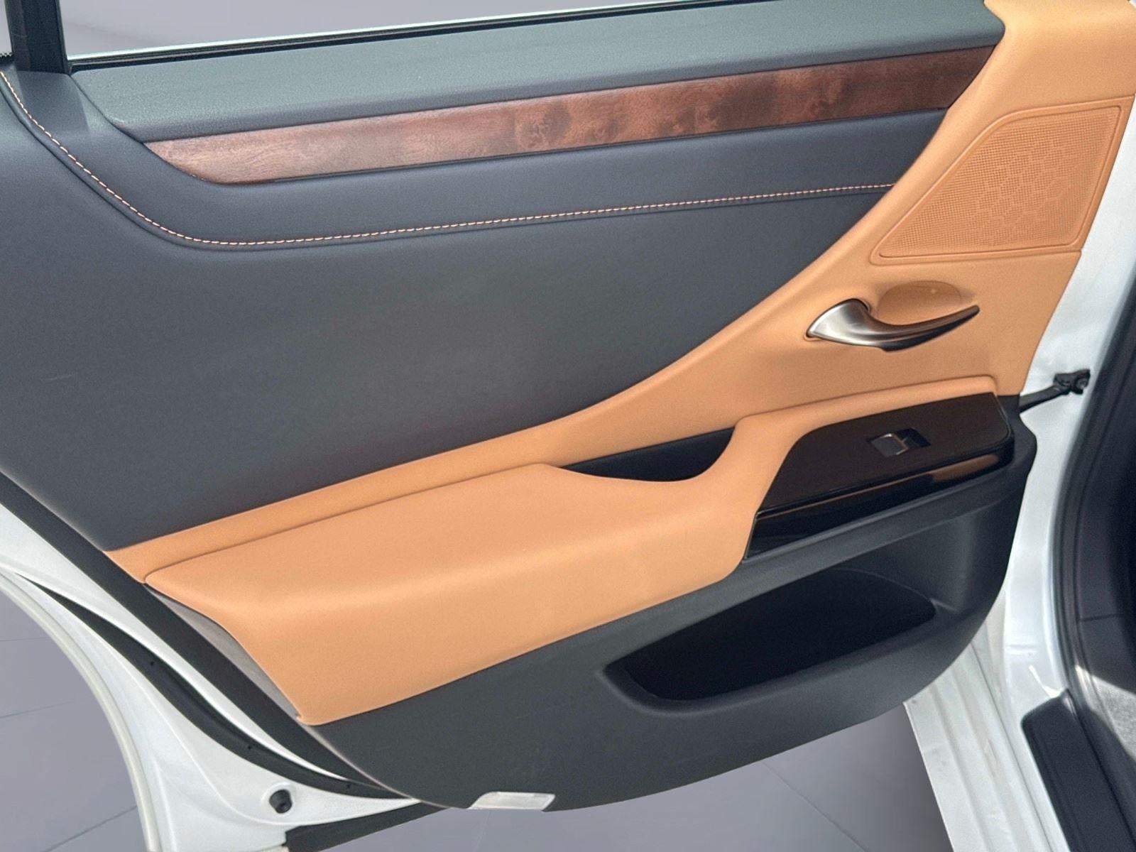 2025 Lexus ES ES 300h Luxury
