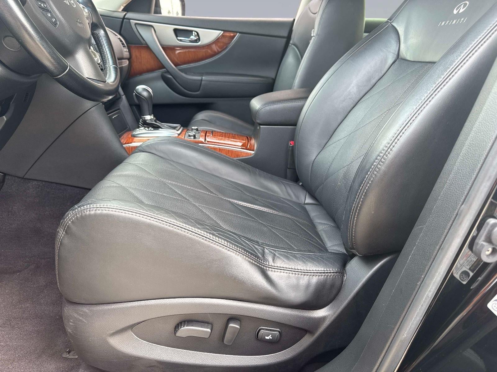 2014 INFINITI QX70 AWD 4dr