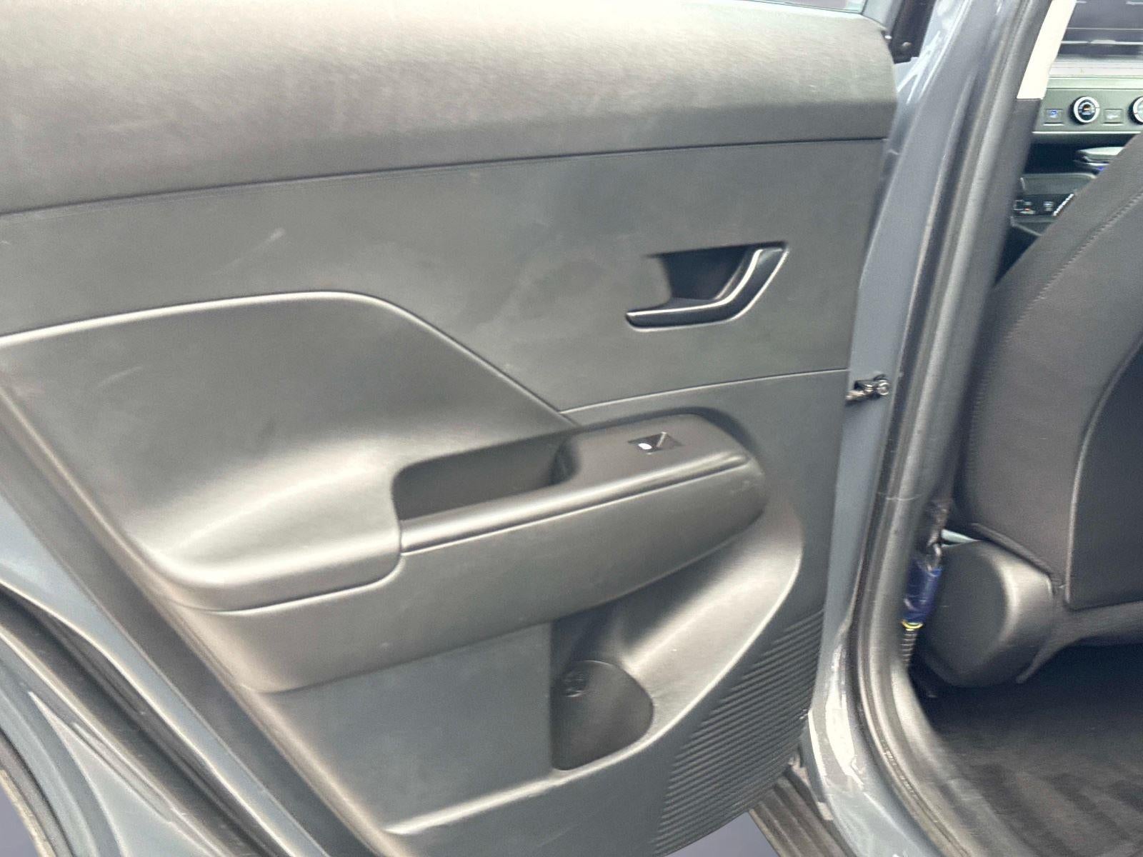 2025 Hyundai Kona SE