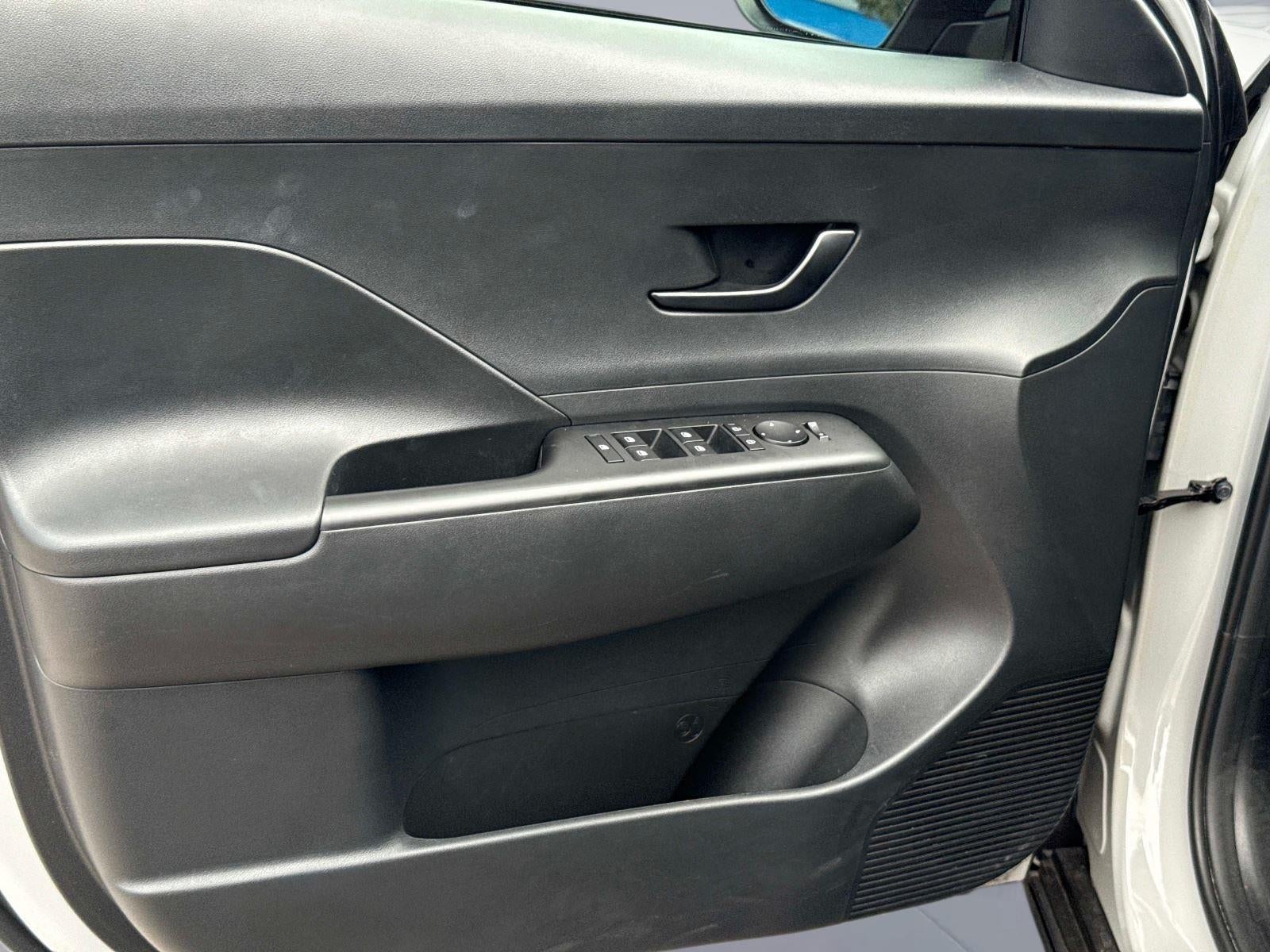 2024 Hyundai Kona SE