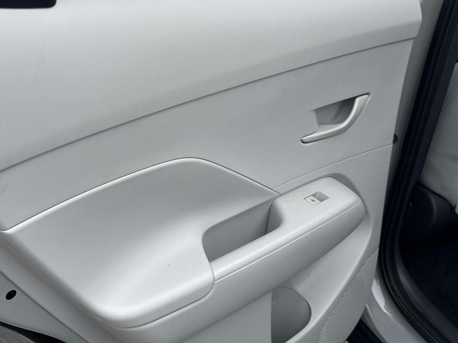 2025 Hyundai Kona SEL Convenience