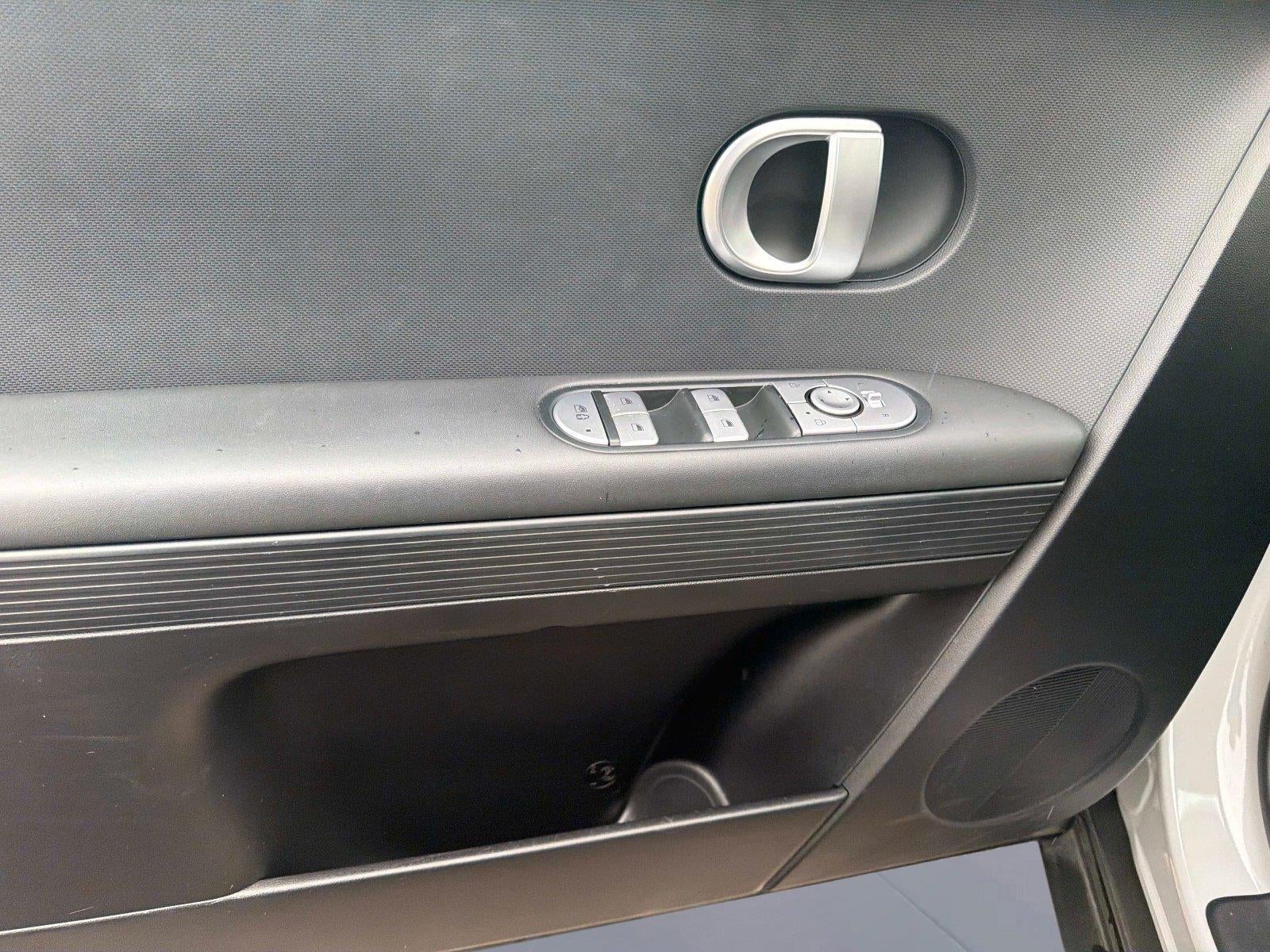 2024 Hyundai IONIQ 5 SE