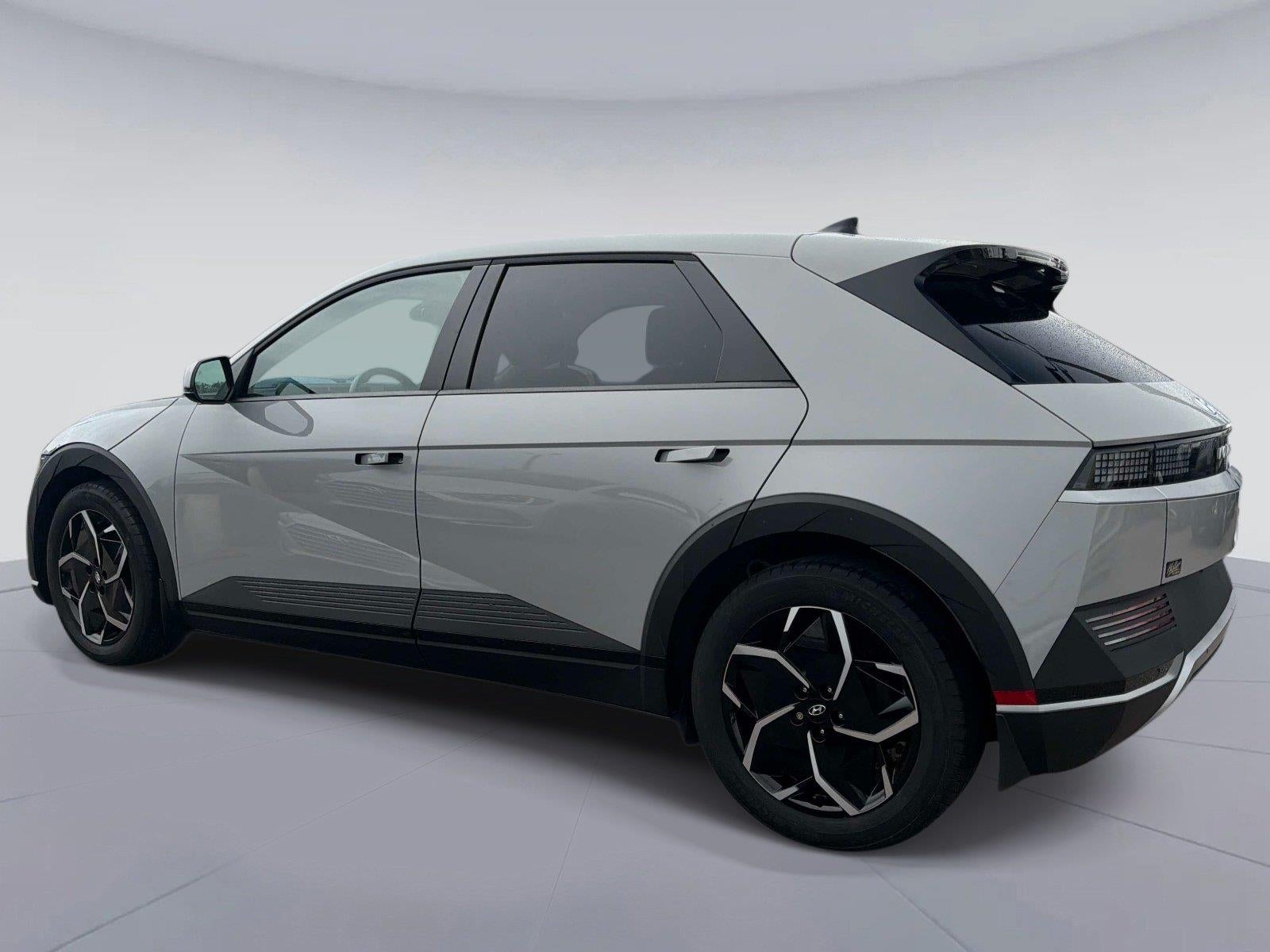 2024 Hyundai IONIQ 5 SE